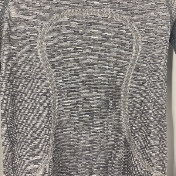 Lululemon swiftly tech long sleeved shirts size 6 - Picture 4 of 14